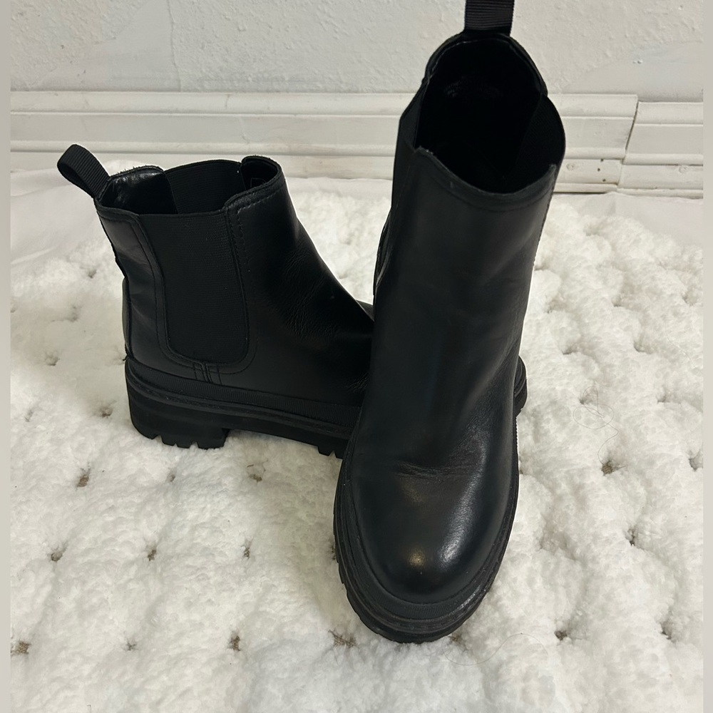 Kalvin  Klein Black Ankle Booties size 6
